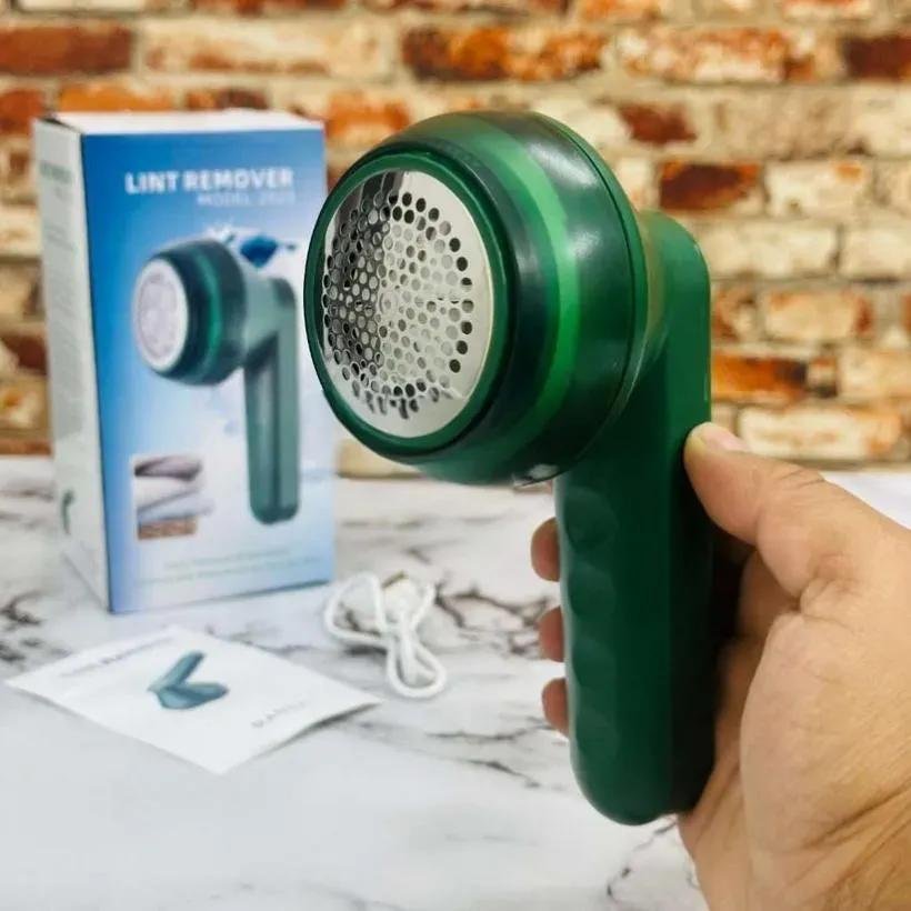 Green Lint Remover for Clothes & Carpets - Image 2